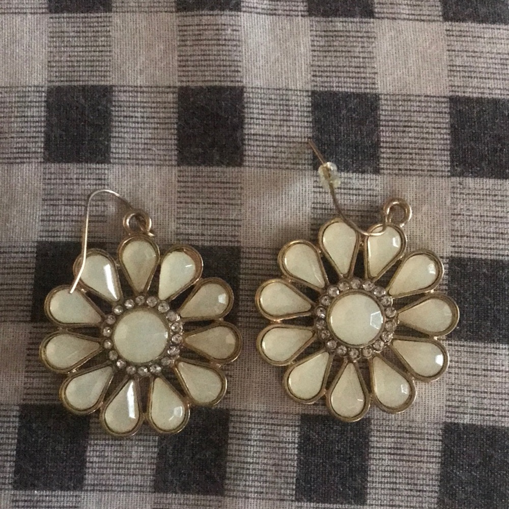 Vintage flower earrings